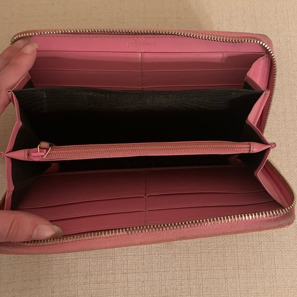 Yves Saint Laurent Wallet - Picture 3 of 8